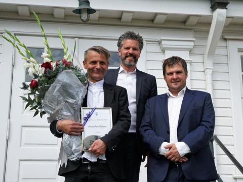 Haraldur Jónsson, Borgarlistamaður ásamt  Degi B. Eggertssyni og Pawel Bartoszek á tröppum Höfða