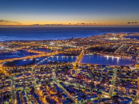 Séð yfir Þingholtin, Tjörnina, Vatnsmýri og Vesturbæ úr lofti