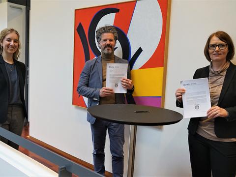 Mynd frá undirritun ISO staðla í Ráðhúsi Reykjavíkur