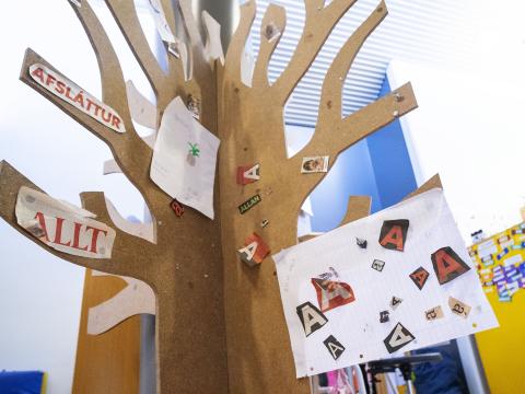 Föndurtré á leikskóla