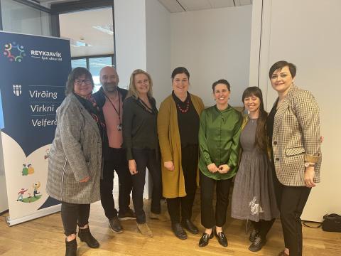 Ellen Jacqueline Calmon, fulltrúi í velferðarráði; Gylfi Þór Þorsteinsson, aðgerðastjóri yfir móttöku flóttamanna frá Úkraínu; Heiða Björg Hilmisdóttir, formaður velferðarráðs; Elín Oddný Sigurðardóttir, varaformaður velferðarráðs; Nicole Leigh Mosty, forstöðumaður Fjölmenningarseturs; Rannveig Ernudóttir, fulltrúi í velferðarráði og Jasmina Vajzovic Crnac, leiðtogi alþjóðateymis velferðarsviðs.