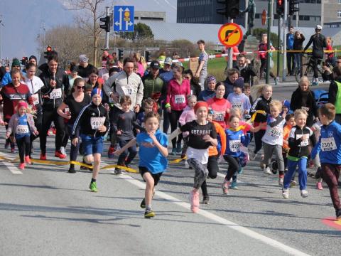 Fólk á öllum aldri tekur þátt í Víðavangshlaupi ÍR