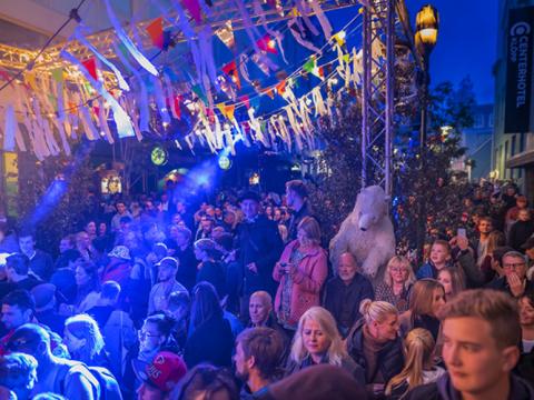 Fjöldi gesta í miðborginni á Menningarnótt.