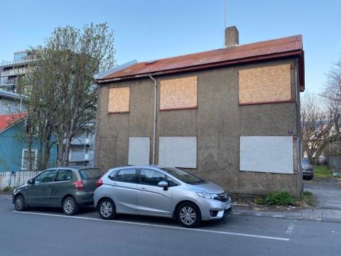 Ónýtt hús við Vatnsstíg.