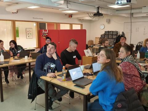 Fjöldi fólks sótti námskeiðin.