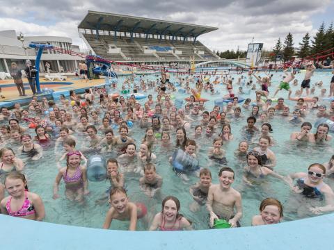 Frítt verður fyrir börn í sundlaugar borgarinnar