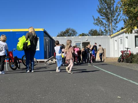 Fossvogsskóli 2022 auka hús á lóð.