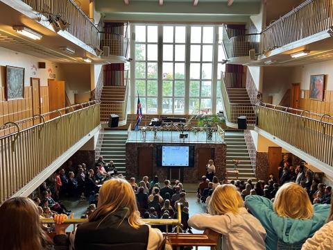 Krakkar við skólasetningu Laugarnesskóla 2022.