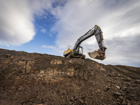 Skurðgrafa að störfum