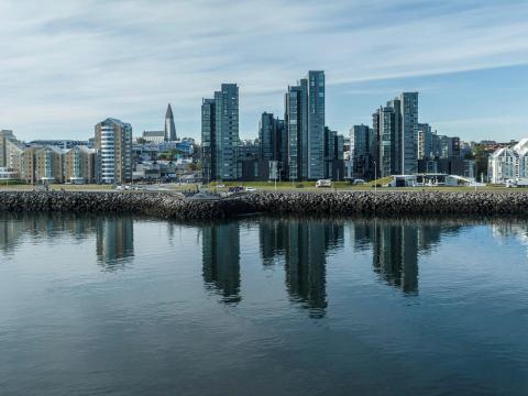 Skuggahverfi séð frá hafi. Ljósmynd Sigurður Ólafur Sigurðsson.