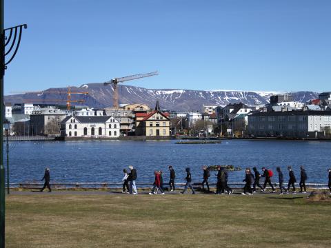 Fatlað fólk getur átt rétt á styrkjum, annars vegar til að greiða námskostnað og hins vegar til að kaupa verkfæri eða tæki, til dæmis tölvubúnað. 