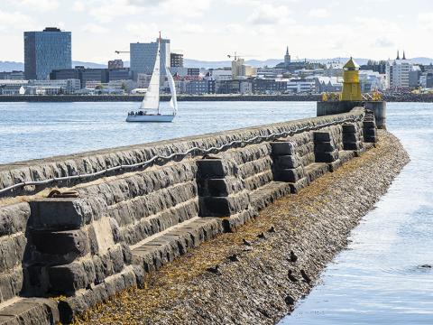 Við Reykjavíkurhöfn