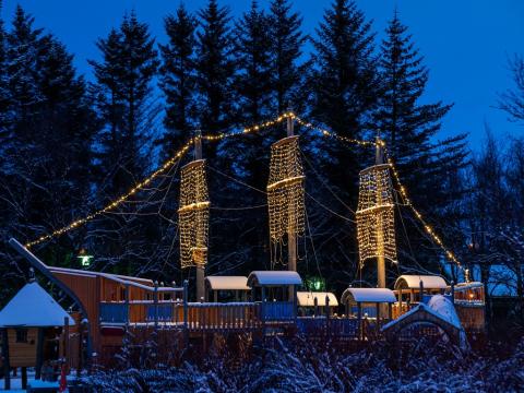 Ljósadalurinn í Fjölskyldu- og húsdýragarðinum er ljósum prýddur