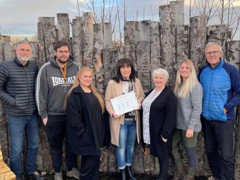 Frístundamiðstöðin Brúin og Miðstöð útvistar og útináms fá viðurkenningu fyrir græn skref.