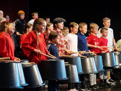 Börn leika tónlist á Big bang tónlistarhátíðinni í fyrra.