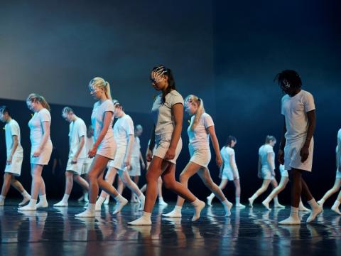 Siguratriði Hagaskóla á sviðinu í Skrekk 2023.