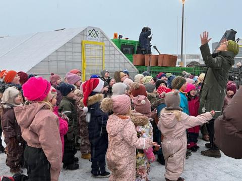 Leikskólinn Rauðhóll fær Bambahús