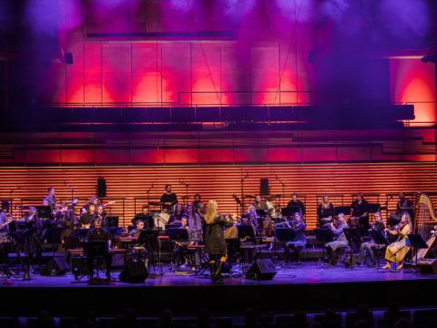 Korda Samfónía at a concert in Harpa