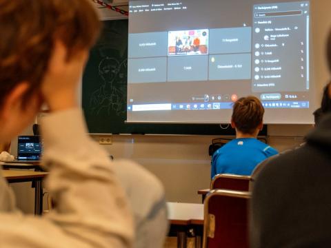 Frá fjarfundi um seinkun skólabyrjunar.