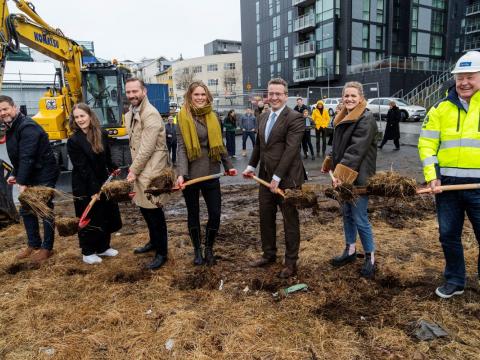 Fyrsta skóflustunga tekin að Frakkastíg 1