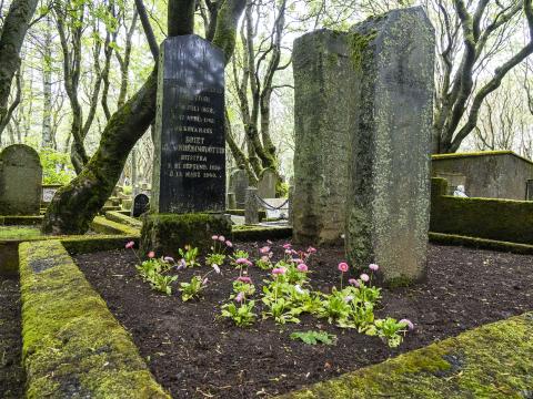 Leiði Bríetar Bjarnhéðinsdóttur í Hólavallakirkjugarði
