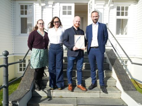 Að athöfn lokinni frá vinstri Katrín Lilja Jónsdóttir, dómnefndarfulltrúi, Yrsa Sigurðardóttir, rithöfundur og formaður dómnefndar, Ævar Þór Benediktsson, verðlaunahafi og Einar Þorsteinsson borgarstjóri