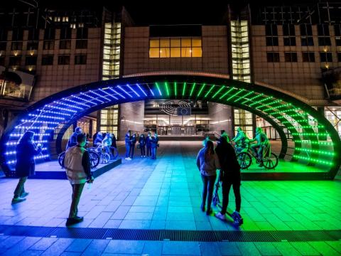 Ljóslistaverkið Lightbattle III sem sýnt verður á Vetrarhátíð 2025