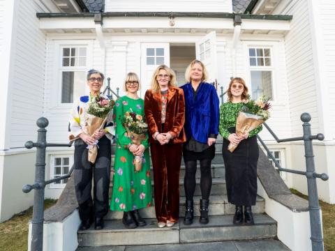 The Fjara Literary Prize awarded at Höfði. Pictured from left: Ingunn Ásdísardóttir, Rán Flygenring, Mayor Heiða Björg Hilmisdóttir, Sigþrúður Guðmundsdóttir, chair of the Fjara Literary Prize Association, and Birgitta Björg Guðmarsdóttir after the ceremony.