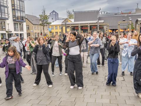 Young people dance at Ingólfstorg during Culture Night