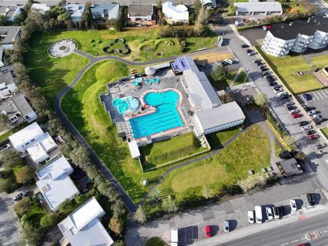 Vesturbæjarlaug seen from above.