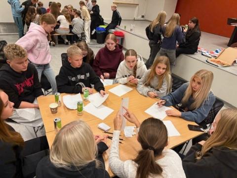 Photo from the teen forum at Ölduselsskóli.