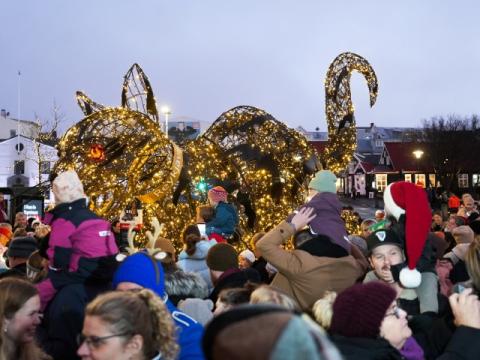 Jólakötturinn mættur á Lækjartorg.