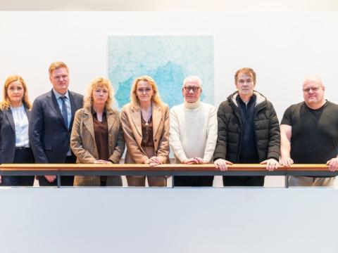 Vöggustofunefnd ásamt borgarstjóra og fulltrúum Réttlætis