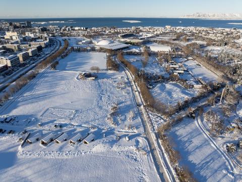 Loftmynd af Laugardal