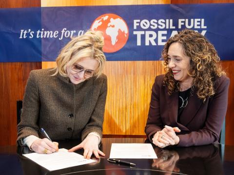 Signing the agreement.