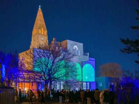 Setning Vetrarhátíðar fór fram í garði Einars Jónssonar 