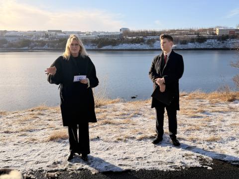 Borgarstjóri og ráðherra við Grafarvog.