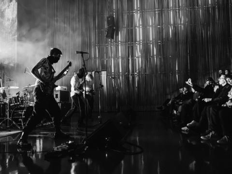 Hljómsveitin Skurðgoð að spila í Kaldalóni