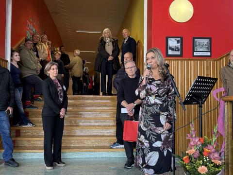 Harpa Reynisdóttir skólastjóri flytur ræðu.