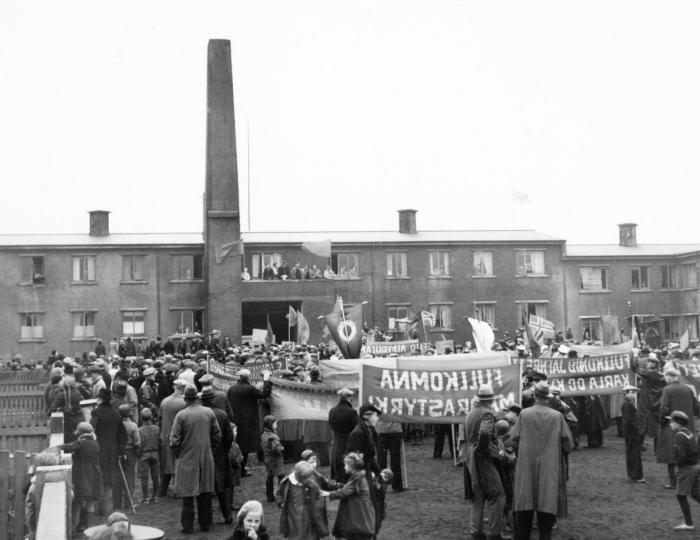 Útifundur við verkamannabústaðina