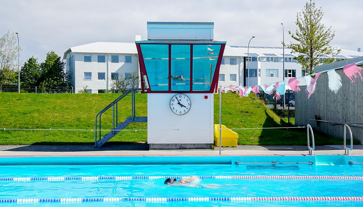 The 25-meter pool and watchtower in Vesturbaejarlaug Pool