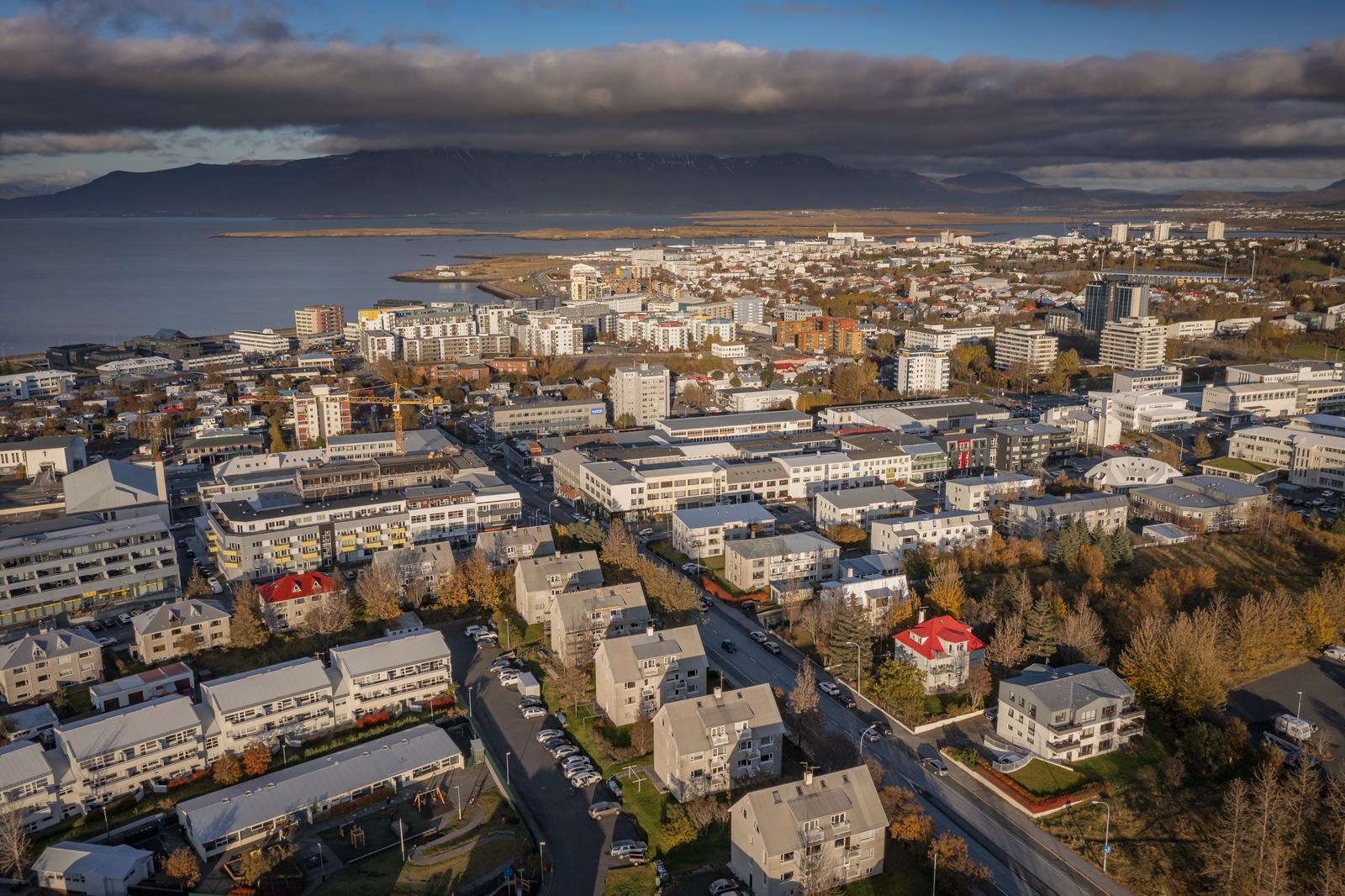 Loftmynd af húsum í Reykjavík við Nóatún