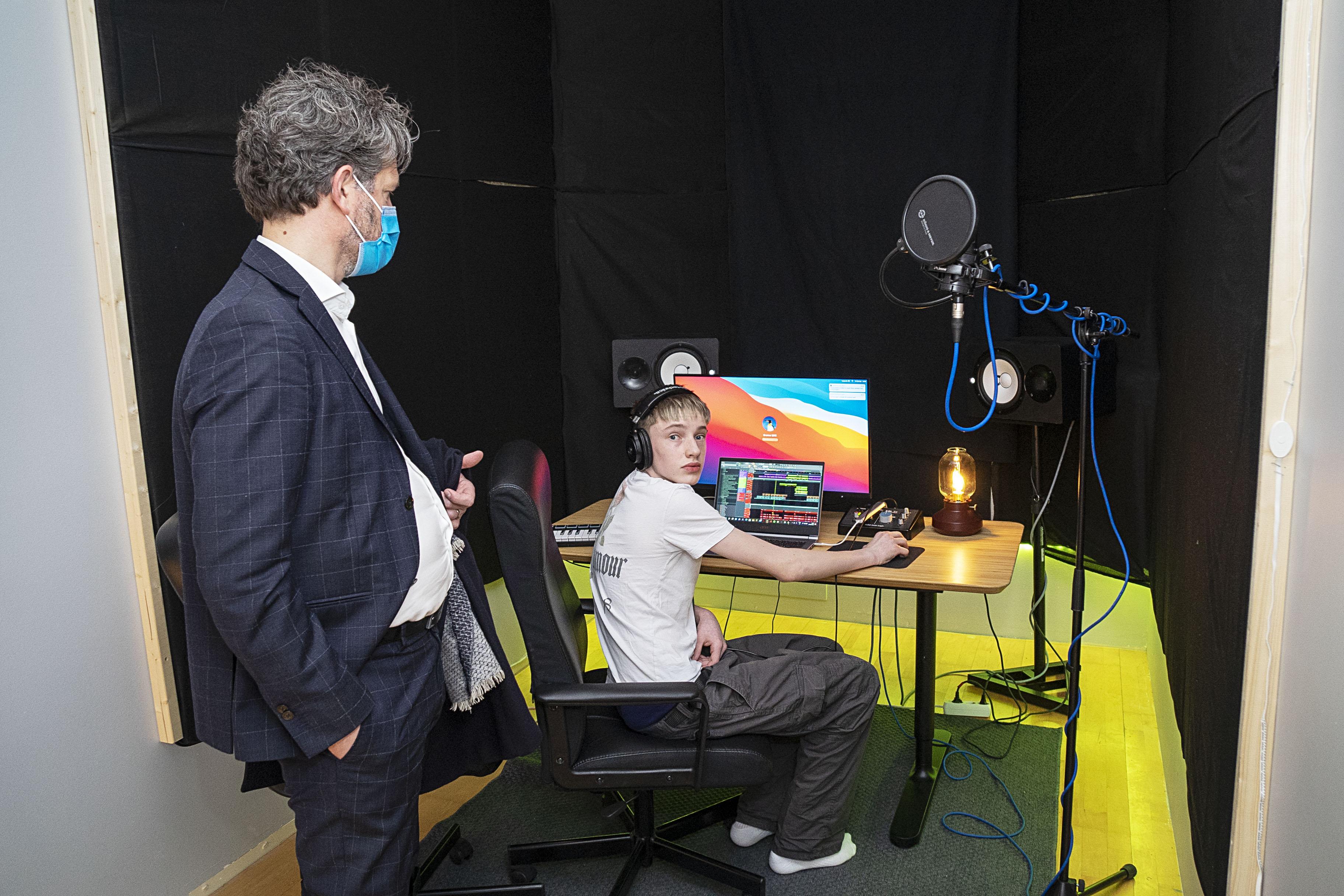 Borgarstjóri kíkir á æfingu í Tónhyl. 