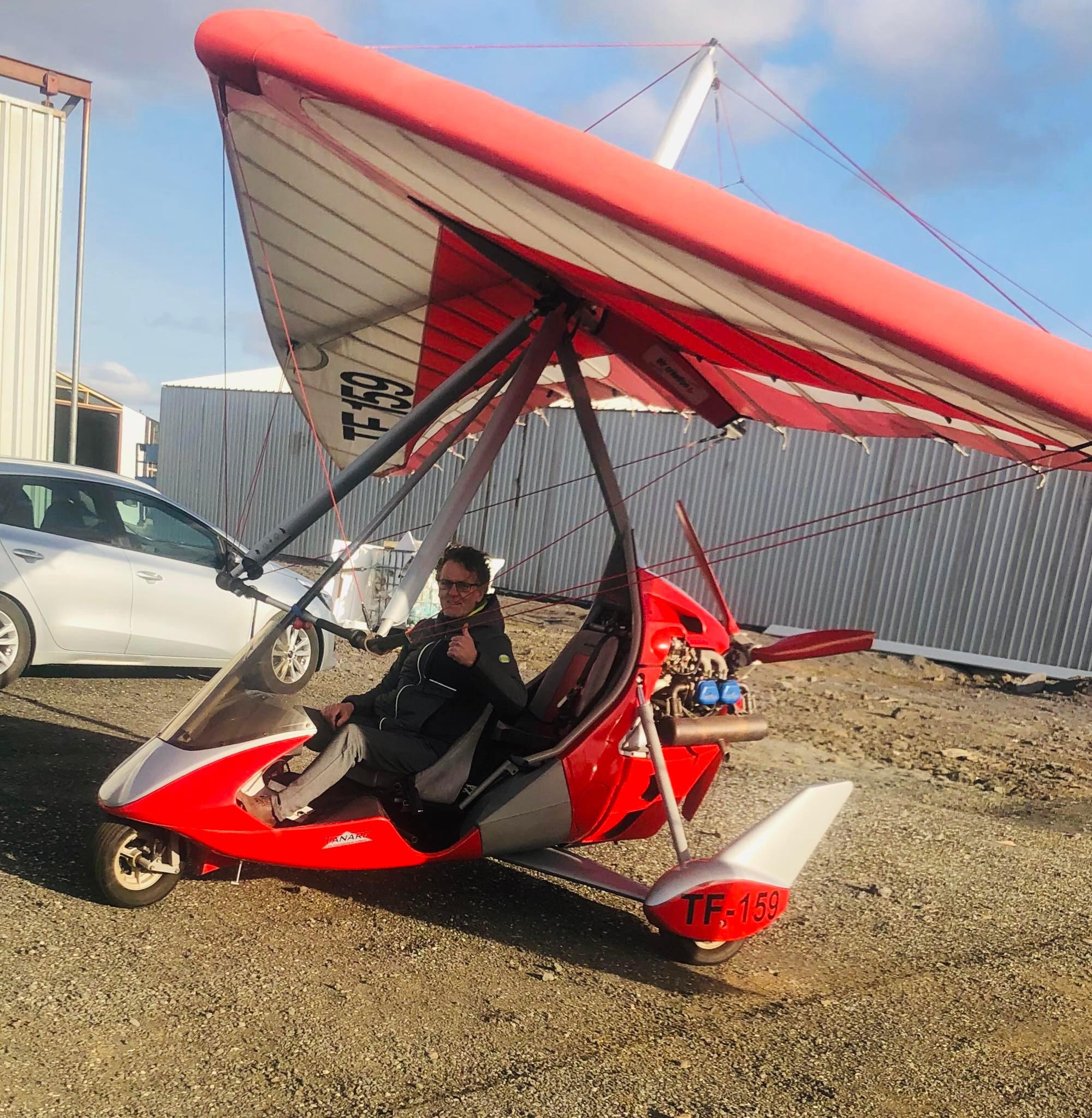 Jón hefur flogið yfir landið og jöklana í mótorsvifdreka sínum.