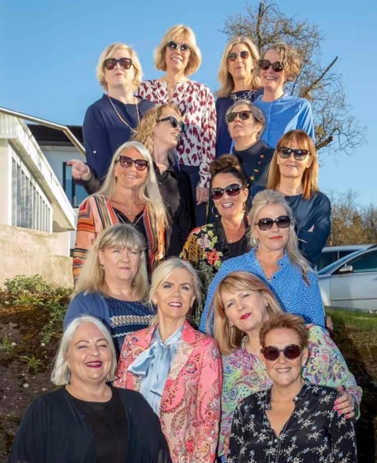 Soffía Sæmundsdottir, Ágústa Arna Grétarsdottir, Hanna Katrín Friðrikson, Áslaug Gísladóttir, Sylvía Kristjánsdóttir, Eva Yngvadóttir, Guðný Ósk Diðriksdóttir, Sigurbjörg Erna Ólafsdóttir, Hrefna Sigurðardóttir, Ása Hrönn Kolbeinsdóttir, Ég, Auður Gunnarsdóttir, Ólöf Björk Bragadóttir, Anna María Steindórsdóttir.