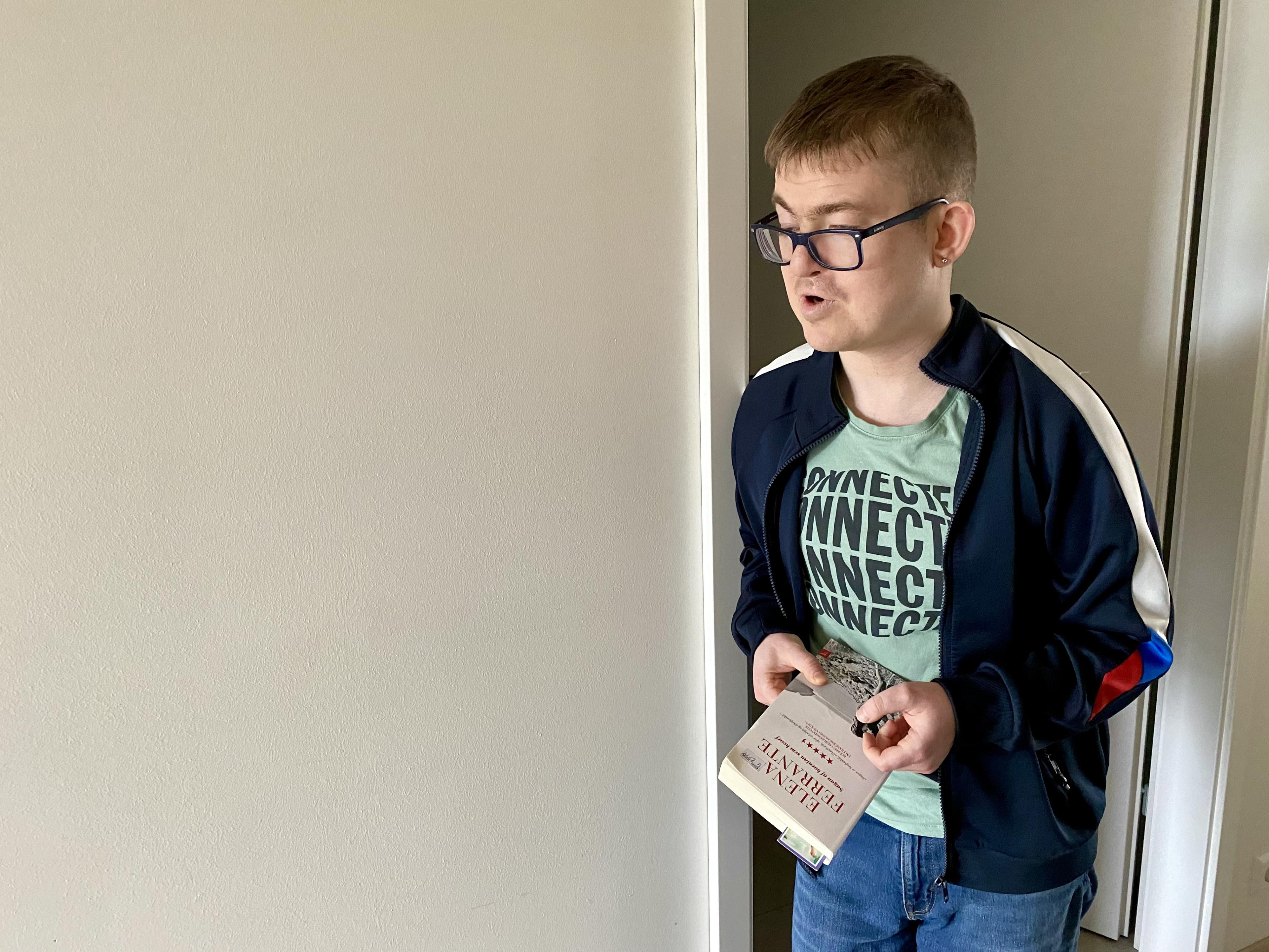 Ólafur Snævar er mikill áhugamaður um bókmenntir og les mikið. 