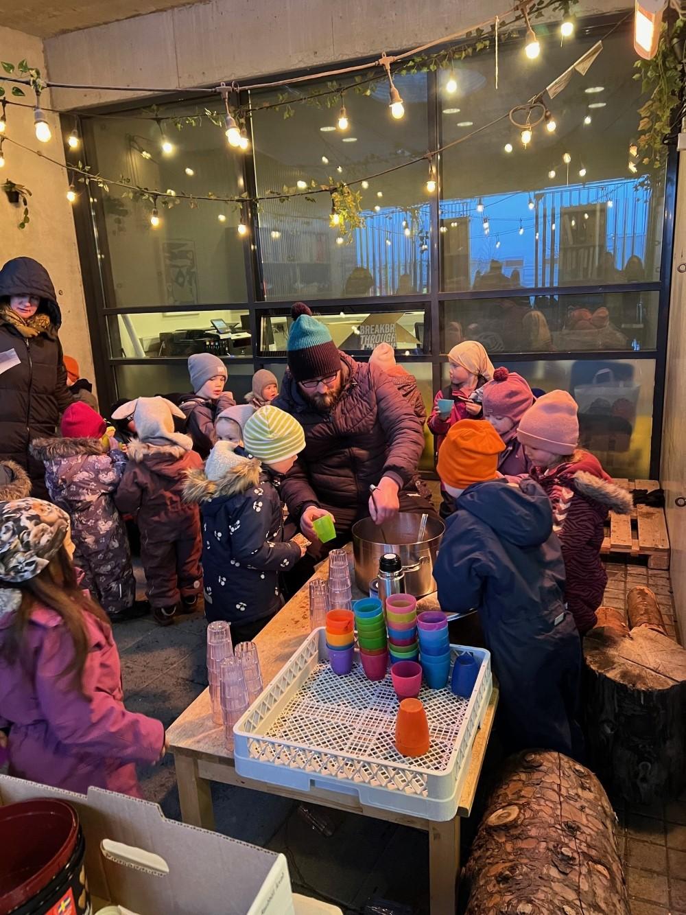 Leikskólinn Rauðhóll fær Bambahús