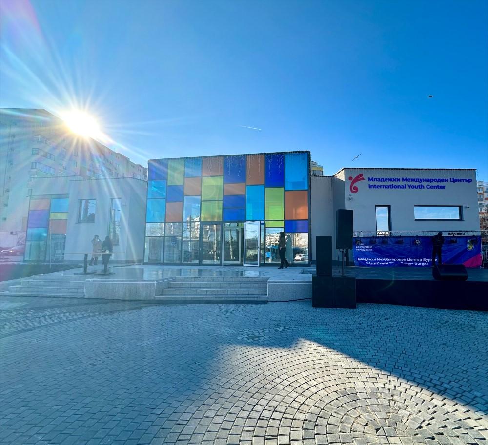 Opnun félagsmiðstöðvar í Burgas