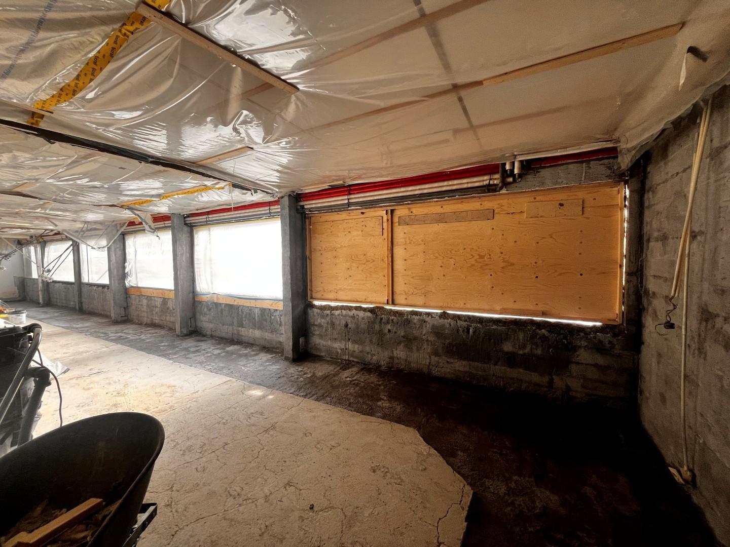 INNANHÚS FRÍSTUND HÓLABREKKUS.