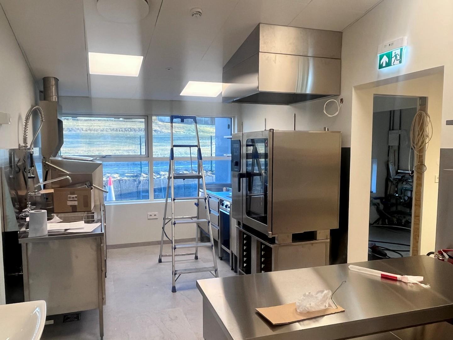 Eldhús Hálsaborg nóv 2025